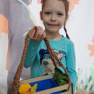 "Птички, летите, угощения примите!"