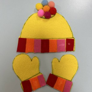 «Шапочка и варежки»