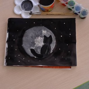"Кошка,которая живёт на луне"