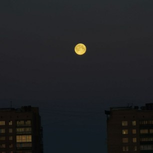 Луна над Петрозаводском.