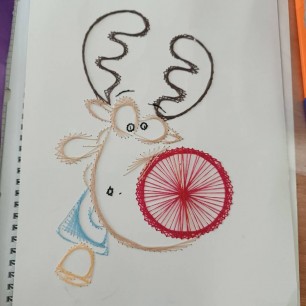 Картина из ниток "Новогодний олень"