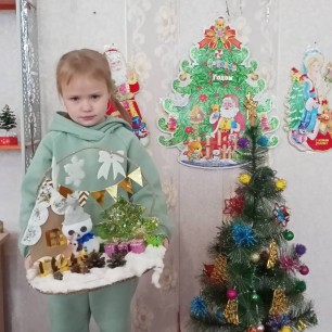 Новогодний праздник у Снеговика