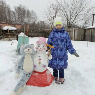 Весёлый снеговик