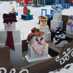 Семья снеговиков