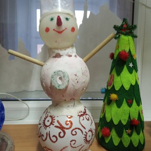 Весёлый снеговик