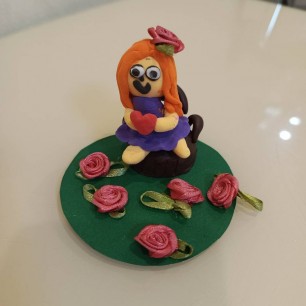 Девочка на полянке