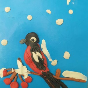 Снегирь на ветке