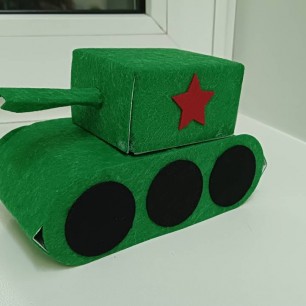 "Боевой танк"