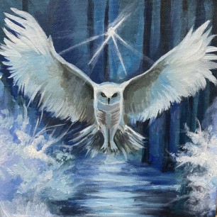 Полёт совы в ночном лесу