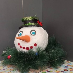 Веселый снеговик