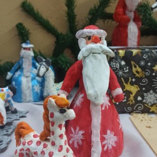 Дедушка Мороз с лошадкой