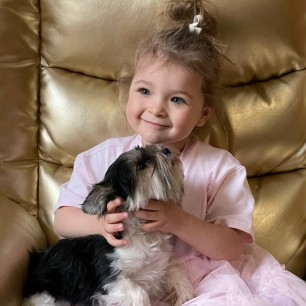 Ева в объятиях Моны!!!!