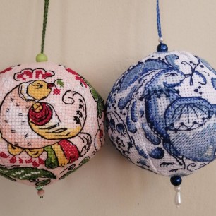 Вышитые шары в народных росписях
