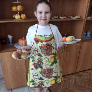 Куличи и окрашенные яйца