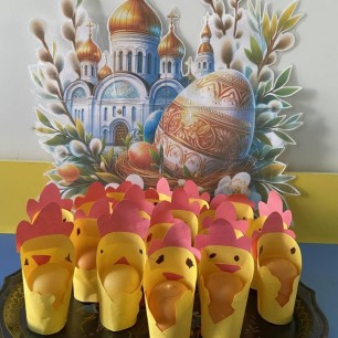 Коллективная работа «Пасхальные курочки»