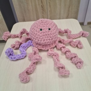 Вязаная игрушка "Осьминожка"