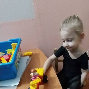 Девочка на тракторе