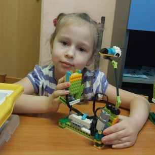 Пчела и цветок