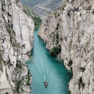 "Сулакский каньон в июле"
