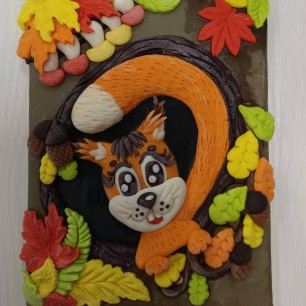 "В осеннем лесу живёт рыжая белка"