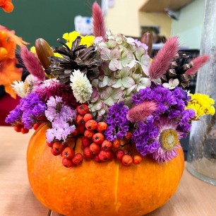 "Цветочная фантазия в тыкве"