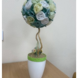 Дерево из роз