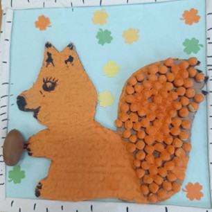 Белочка с орешком