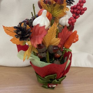 Осень золотая подарки принесла