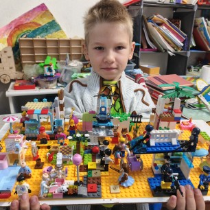 Собрал Вселенную  легко и просто, как полет в Космос !