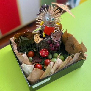 Ежик на пенечке