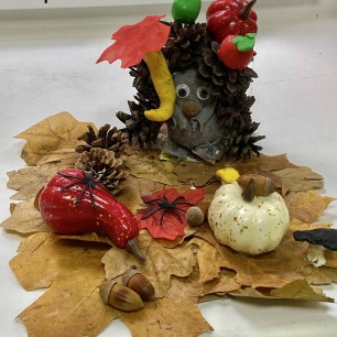 Ежик в осеннем лесу