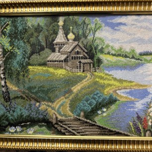 Храм в осенних красках