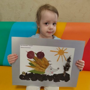 Ёжик на полянке