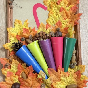 Осенний зонтик в листьях