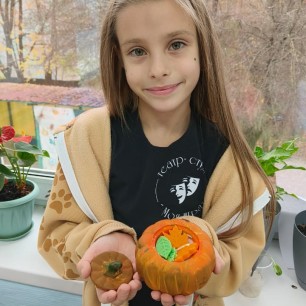 Свеча из воска в горшочке из гипсовой пасты