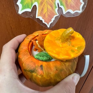 Свеча из воска в горшочке из гипсовой пасты