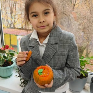 Свеча из воска в горшочке из гипсовой пасты