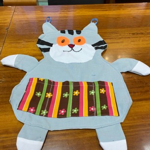 Кот помощник