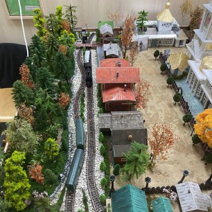 Историческая диорама посвященная 30- летию со дня обретения мощей священника Константина Богородского (1995г.)