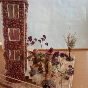 Теремок 21 века ( Макет из природных материалов)