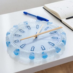 Часы из пластиковых бутылок