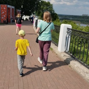 Прогулка по набережной города Кирова