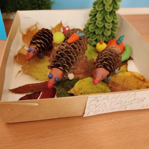 Семья ёжиков