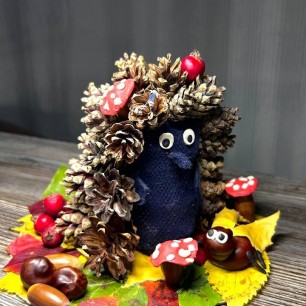 Домик в осеннем лесу