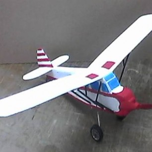 Резиномоторная модель самолета