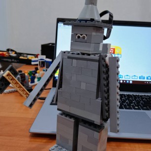 Робот дровосек