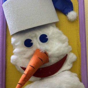 Веселый снеговичок