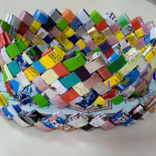 Вазочка из фантиков