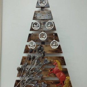 "Новый год к нам мчится"