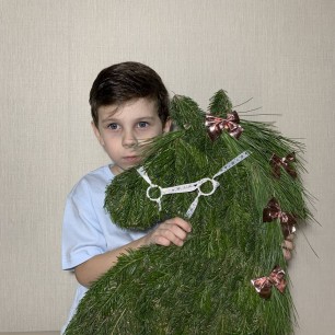 "Лошадка в гости к нам придет и много счатья принесет"